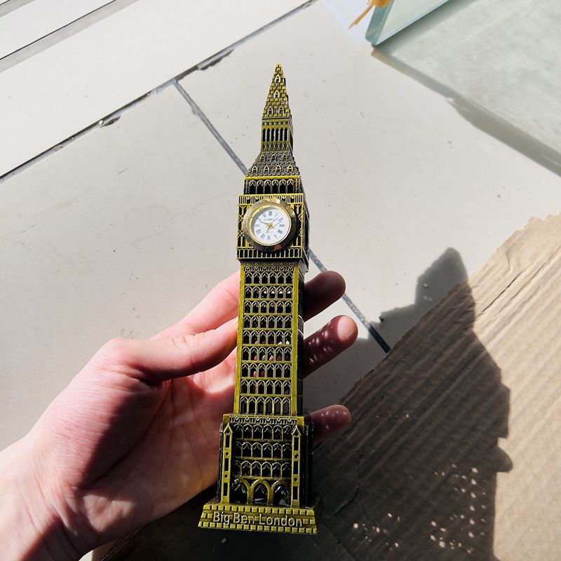 Metal Architecture Figurine Wo - огляд і ціна Office Furniture World